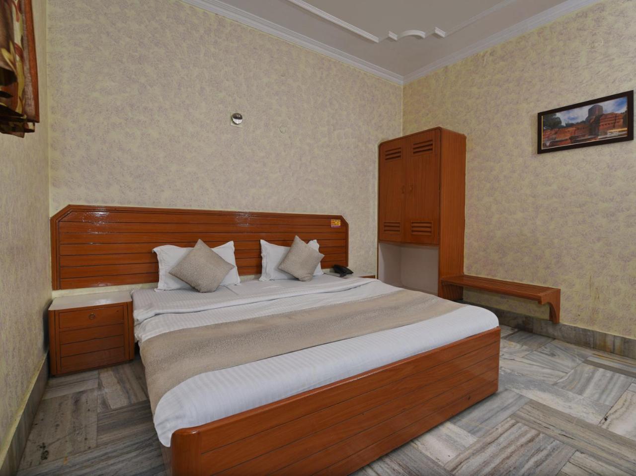 Hotel Padmini International- Sigra Kakarmatha